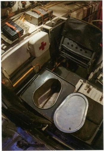 如果有茶炊，一切就非常完美了
BMP-3，是唯三有厕所的步兵战车之一。
BMP-