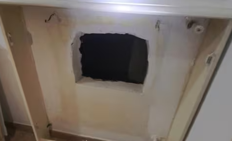 藏身密室，意大利一在逃黑手党头目落网