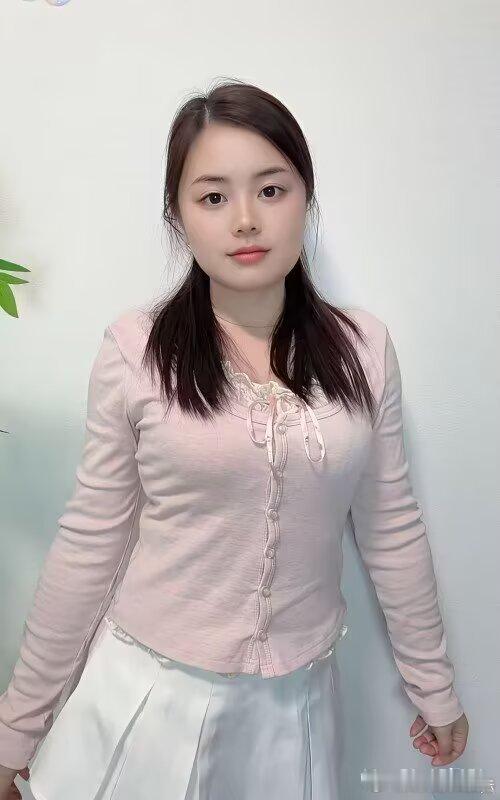 不贪恋红尘的浮华热闹，只是心无旁骛，不惧他人眼光，于孤独之中丰富自己。宁可抱憾，