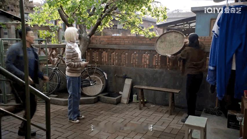 关晓彤王子奇新剧撕破脸了 看着关晓彤和王子奇在长辈面前演“塑料兄妹情”，转头又凑
