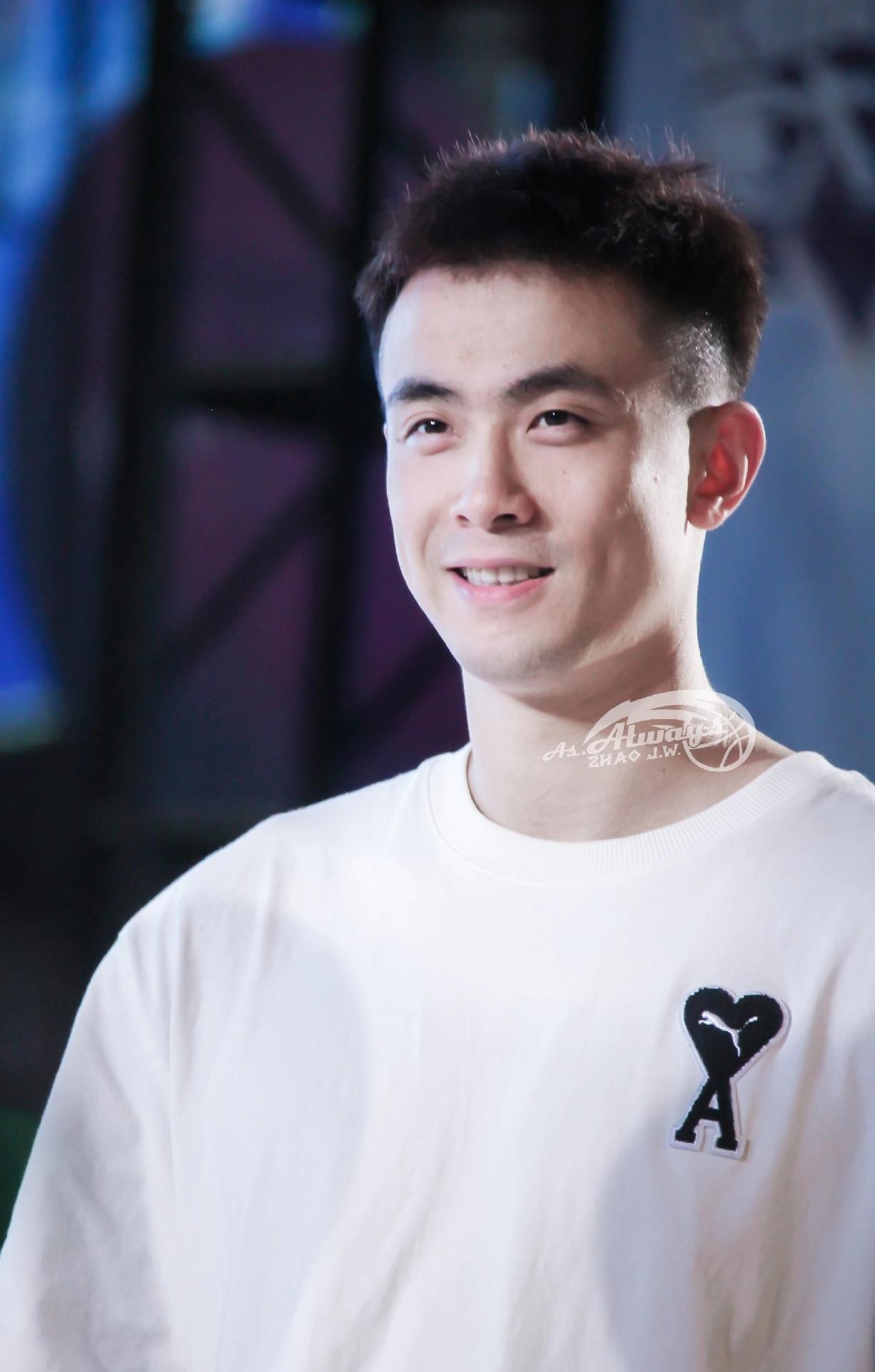 祝贺赵继伟CBA的第500场比赛取得了圆满成功。
今晚他率领辽宁男篮102vs9