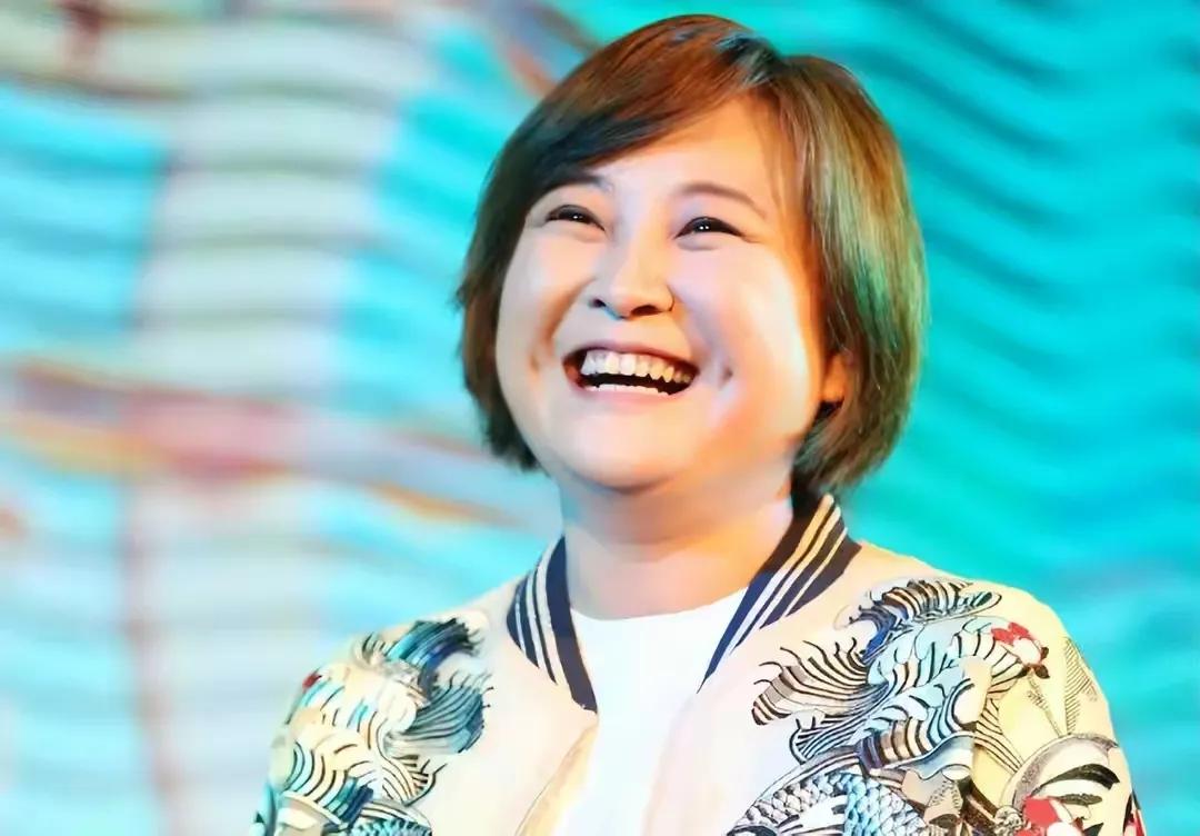 贾玲的“反弹”体重

在这个以瘦为美的时代，身材似乎成了衡量一个人价值的隐形标尺