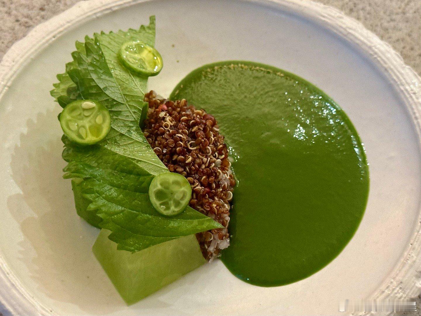 韩国素食的代表，米其林一星Legume。创造一套仅以植物为食材，却依然高贵美味的