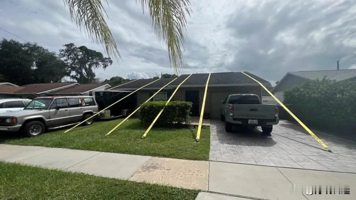 【迷图】#佛州飓风季节# 
为应对百年不遇的“米尔顿”超强飓风，这位佛罗里达州居