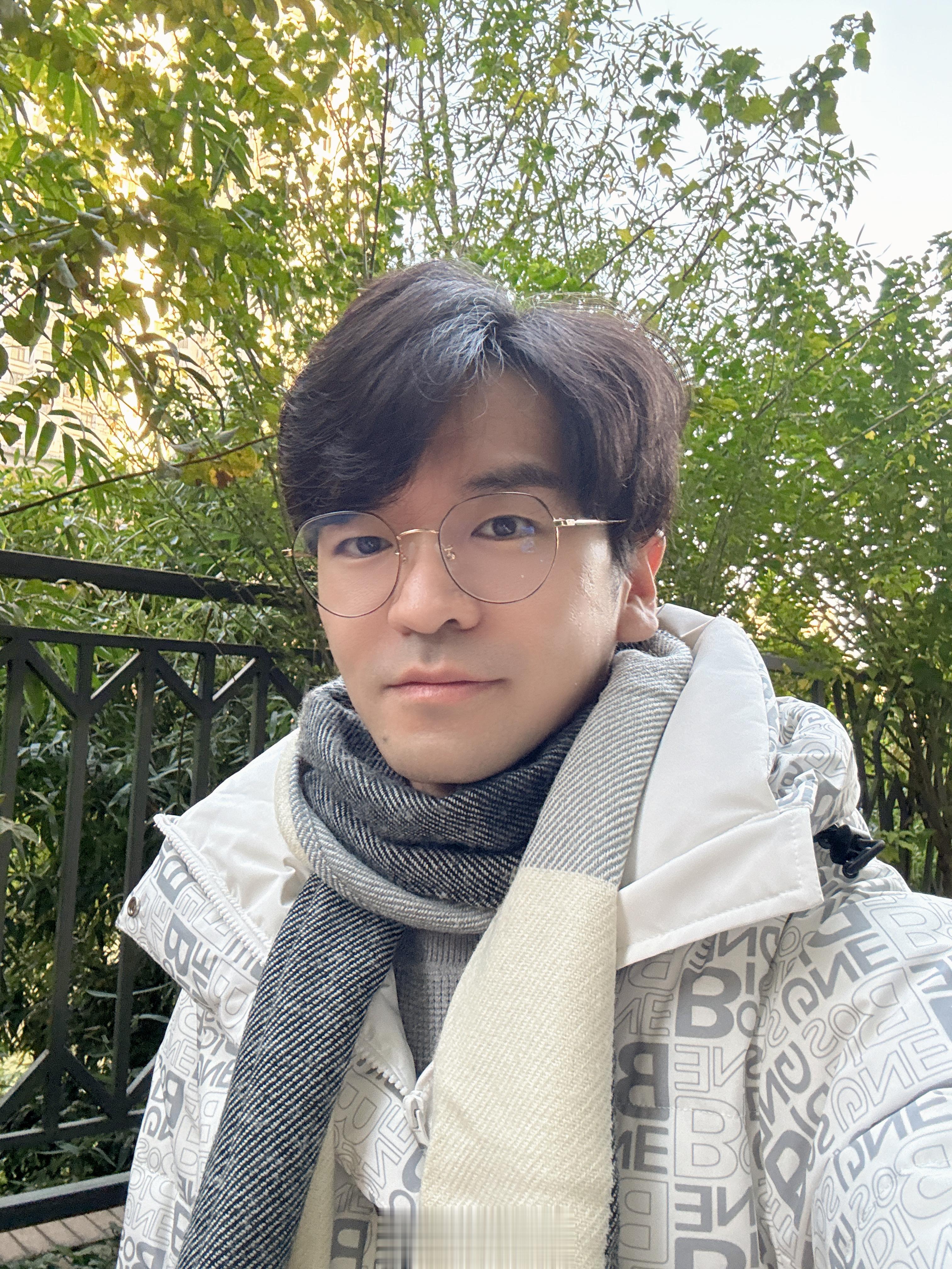 是谁在这个寒冷的周六早上还要早起去上班？哦，原来是我。 ​​​