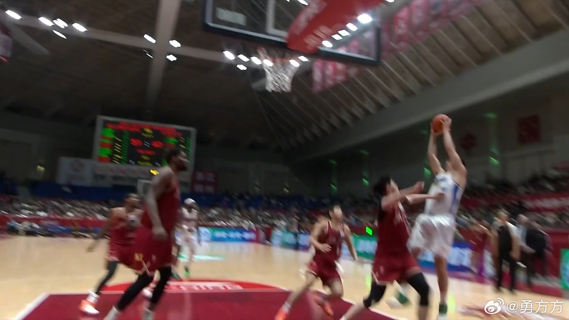 浙江男篮vs北京男篮 拿出川队这种抢篮板的精神，这球才能翻盘！ 