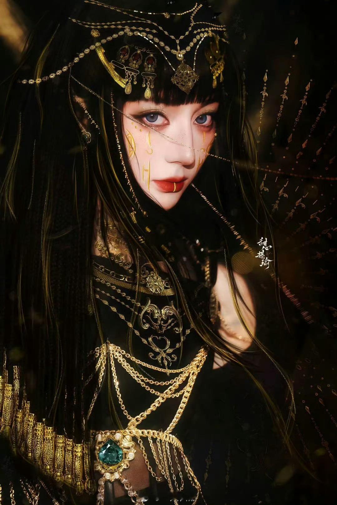 这张图完美的诠释了什么才是真正的女王迪丽热巴 ​​​