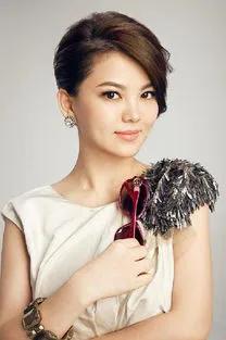 王诗龄生日庆典

近日，李湘和王岳伦为女儿王诗龄举办了盛大的生日庆典。现场布置温