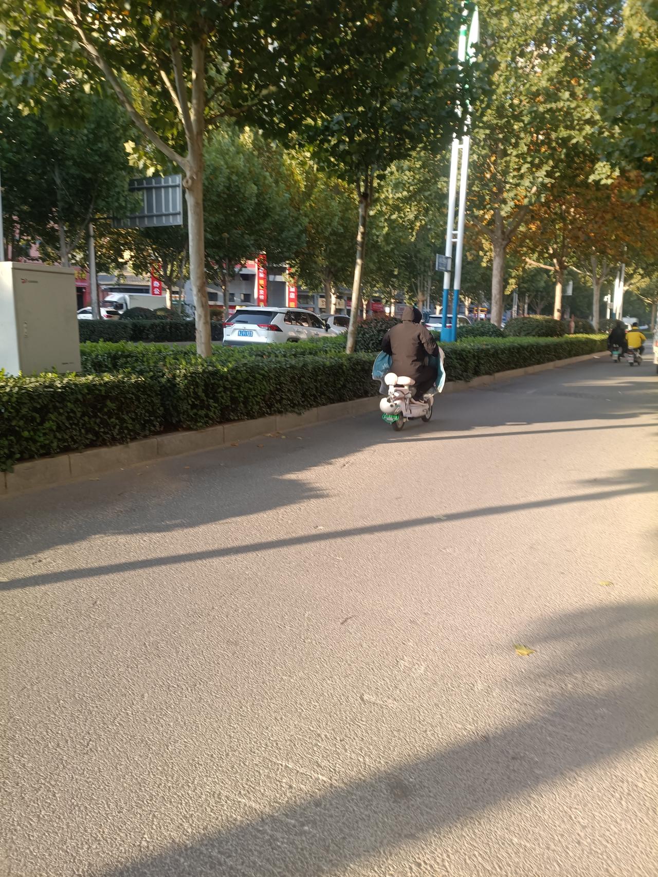 嫁人：人品和家境，到底该看啥？
 

这不是，我朋友家的孩子很喜欢一个男生，但同