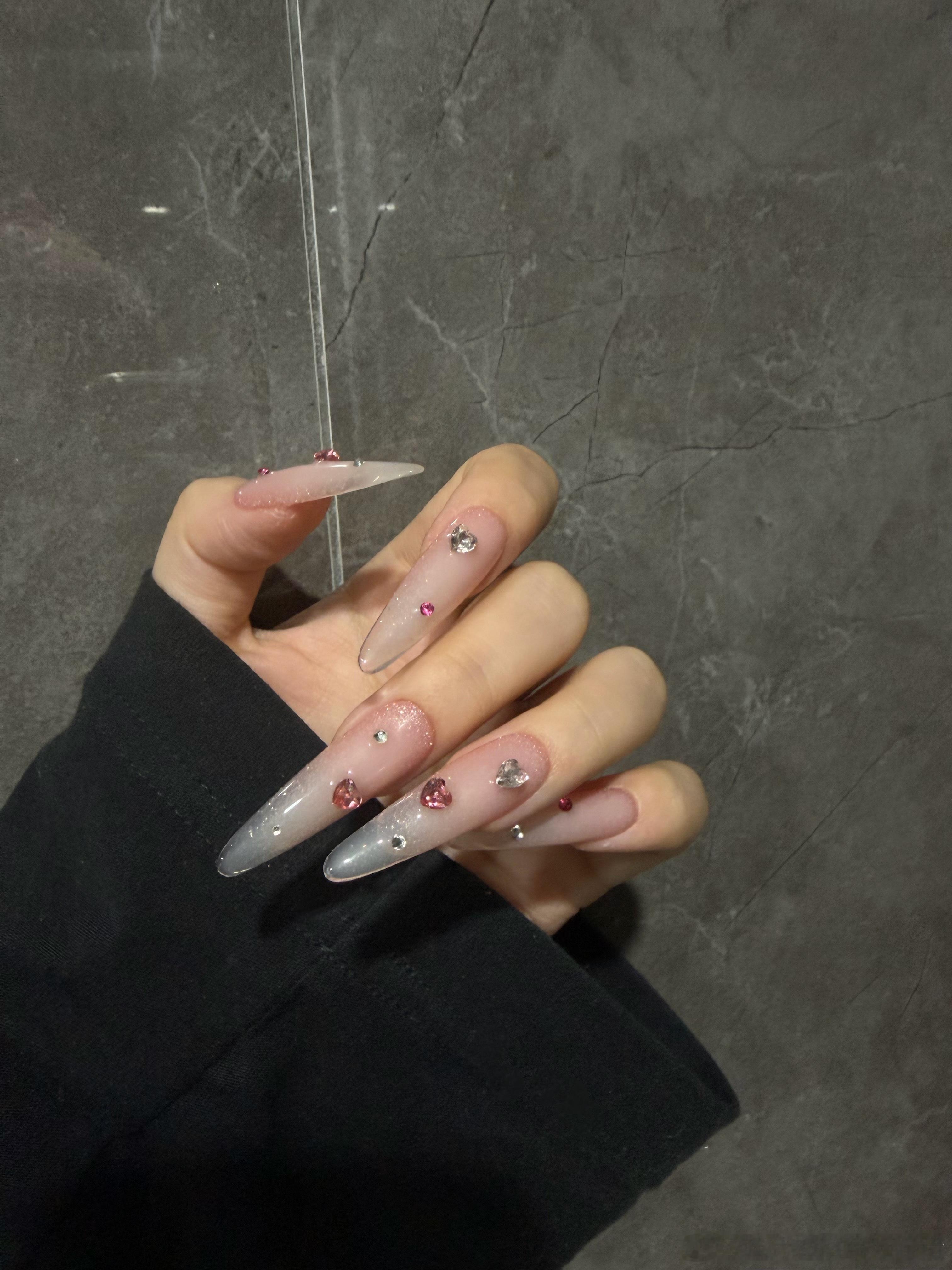 【💅🏻38000】人一旦开始做长甲就定型了。 
