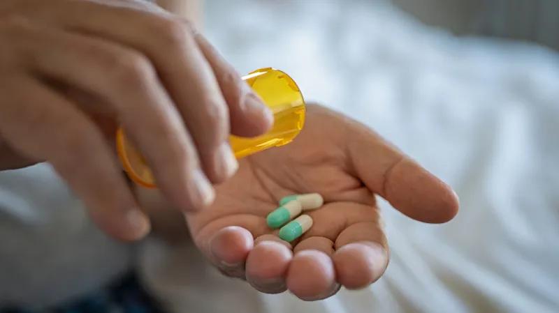 据卡塔尔媒体半岛电视台报道，外界还盯着前线炮火时，伊朗国内另一场更难察觉的危机已