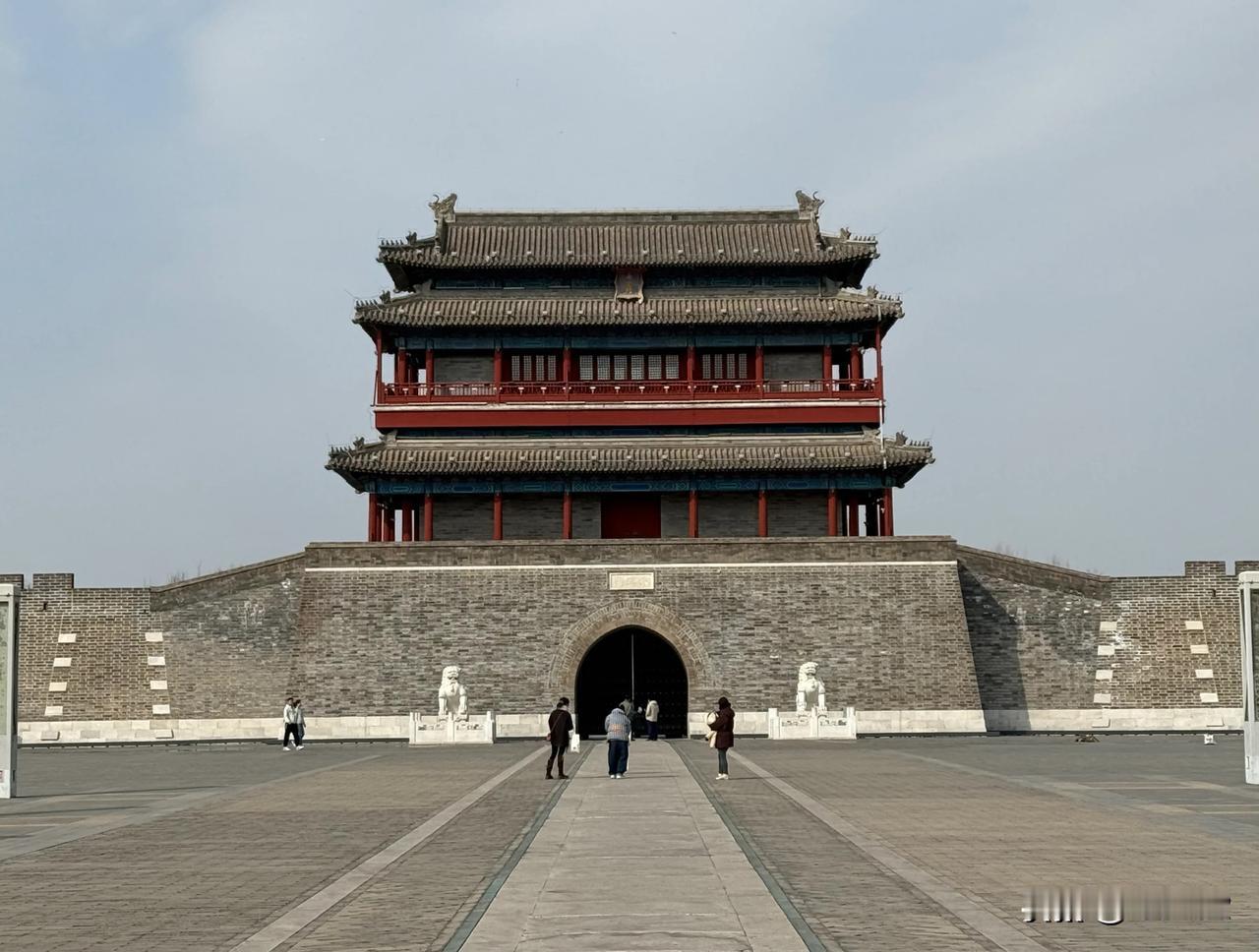 永定门：北京南城的历史见证

永定门，作为北京城南部的主要城门，是古都北京的一处