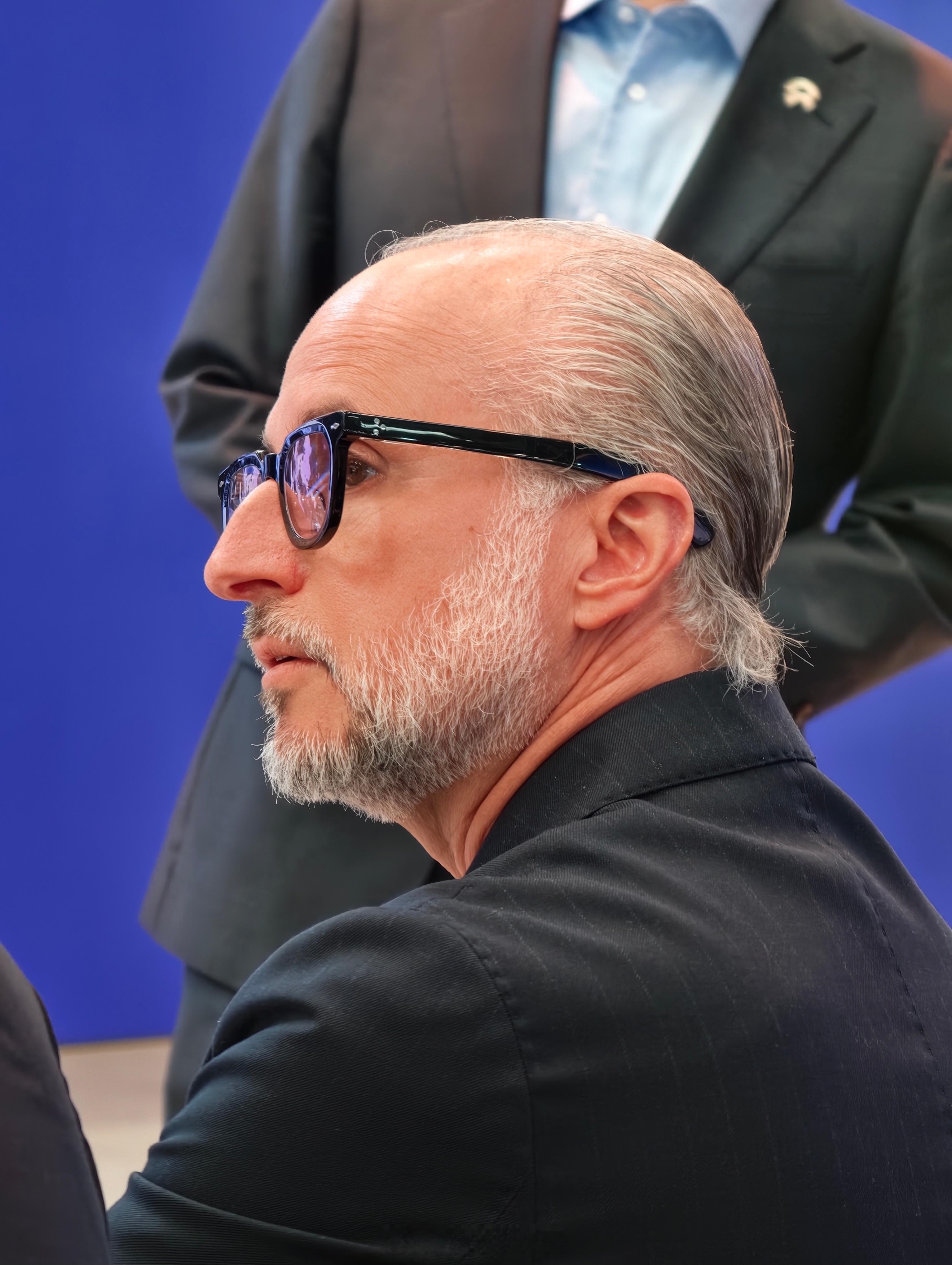 Kris Thomasson 今天来到发布会现场等一下要讲一波蔚来设计？不对，带