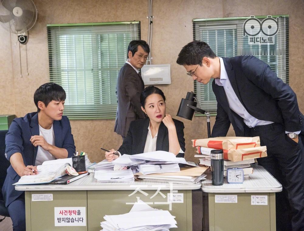 韩剧回顾 操作 首播9周年主演：南宫珉、刘俊相、严志媛、文成根、全慧彬2017.
