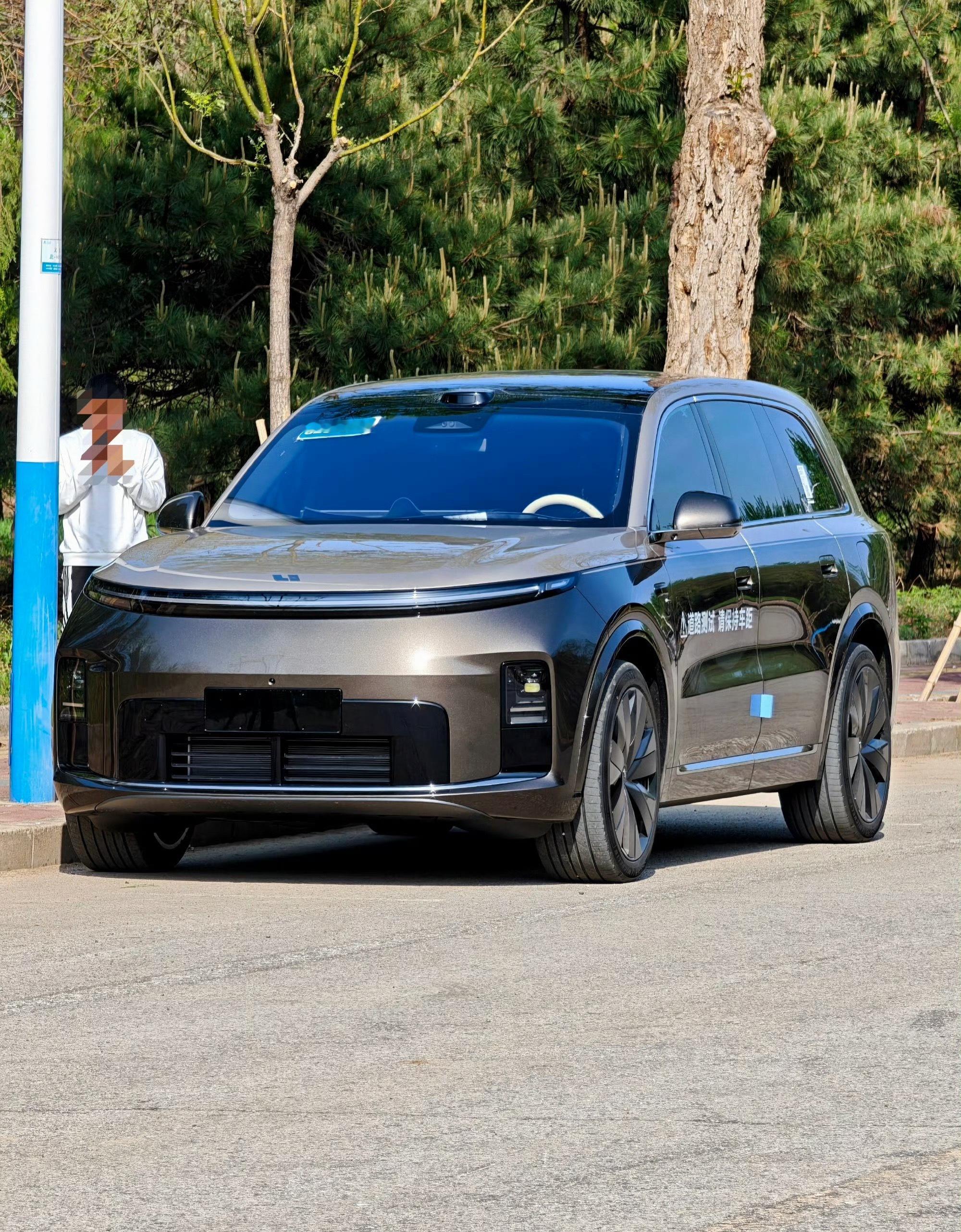 新款L9 Livis全主动悬架，线控转向，线控刹车，单颗最强算力M100芯片，价