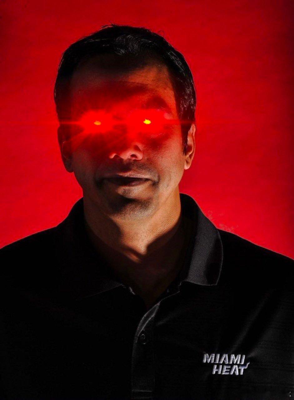 斯波赛后谈到绝杀球战术：“这个战术条在我的战术板上已经列了4年，奎因教练说我们应