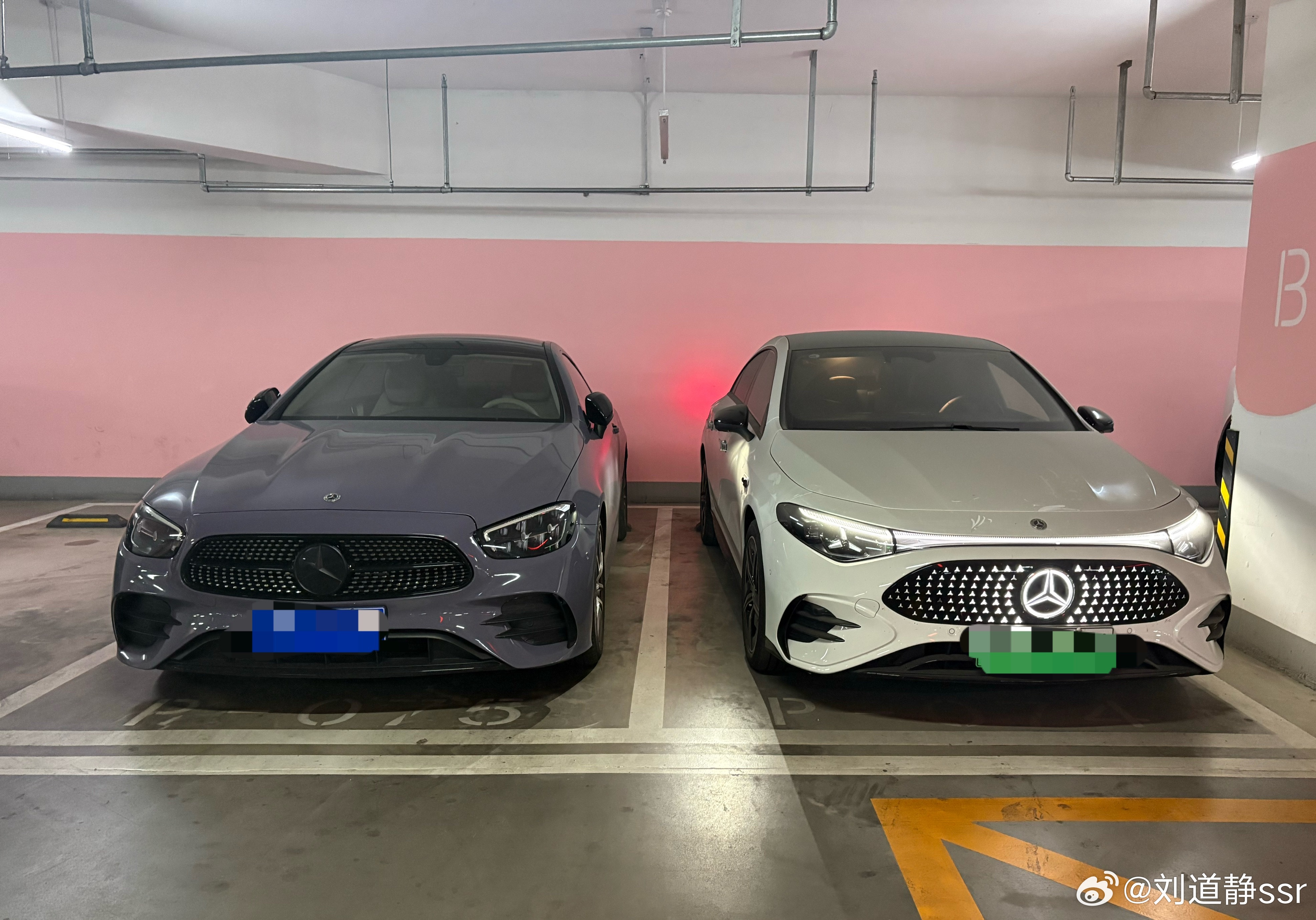 以为是网上的段子 没想到遇上了：停车场空位挺多的，我的cla旁边停了台cle原来