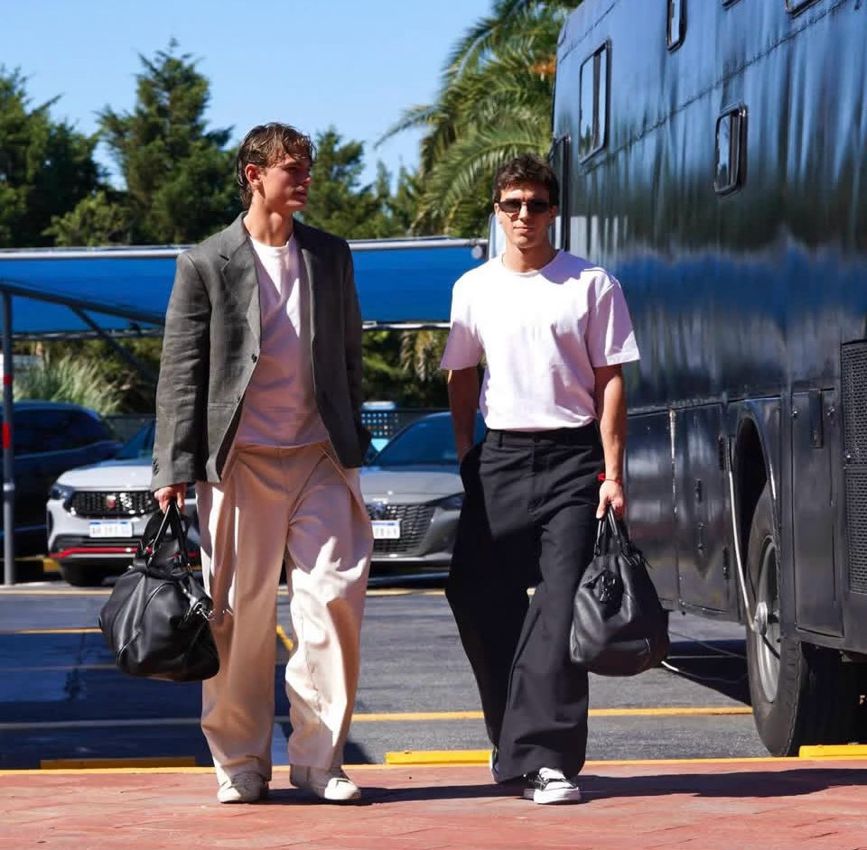 科莫双子星🇦🇷✨佩罗内松弛中透着干练漂亮的休闲西装阔腿裤尼科帕斯好会穿尼科帕