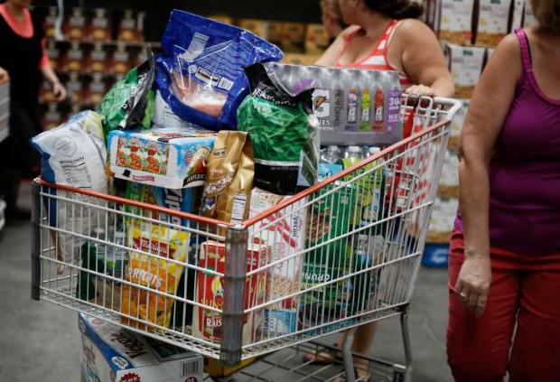 仓储销售巨头Costco周二宣布，它正在打击那些试图利用他人会员卡进入门店购物的