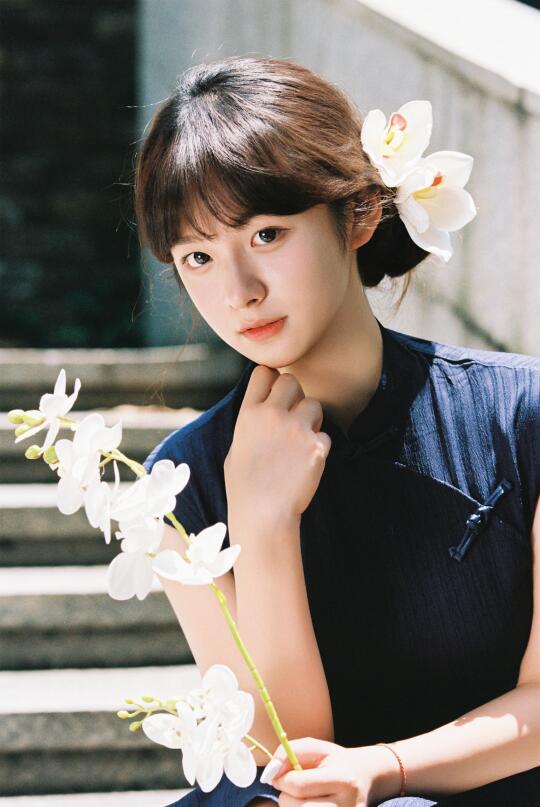 自是人生长青花正荣