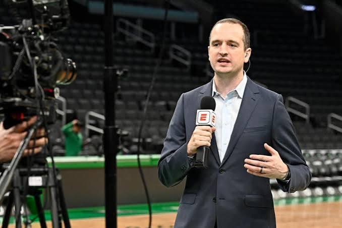 据消息人士透露，ESPN知名NBA记者蒂姆·邦坦普斯正与亚特兰大老鹰就加盟球队管