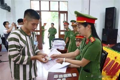 越南阅兵结束后，特赦8000多名服刑人员！

4月30日越南刚举行完阅兵仪式，5