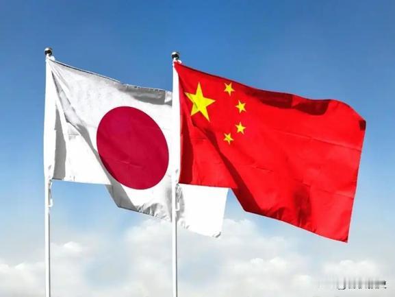 现在很多人才真正看懂：就算中日摩擦不断，钓鱼岛上那座灯塔始终不能轻易动。它绝非普