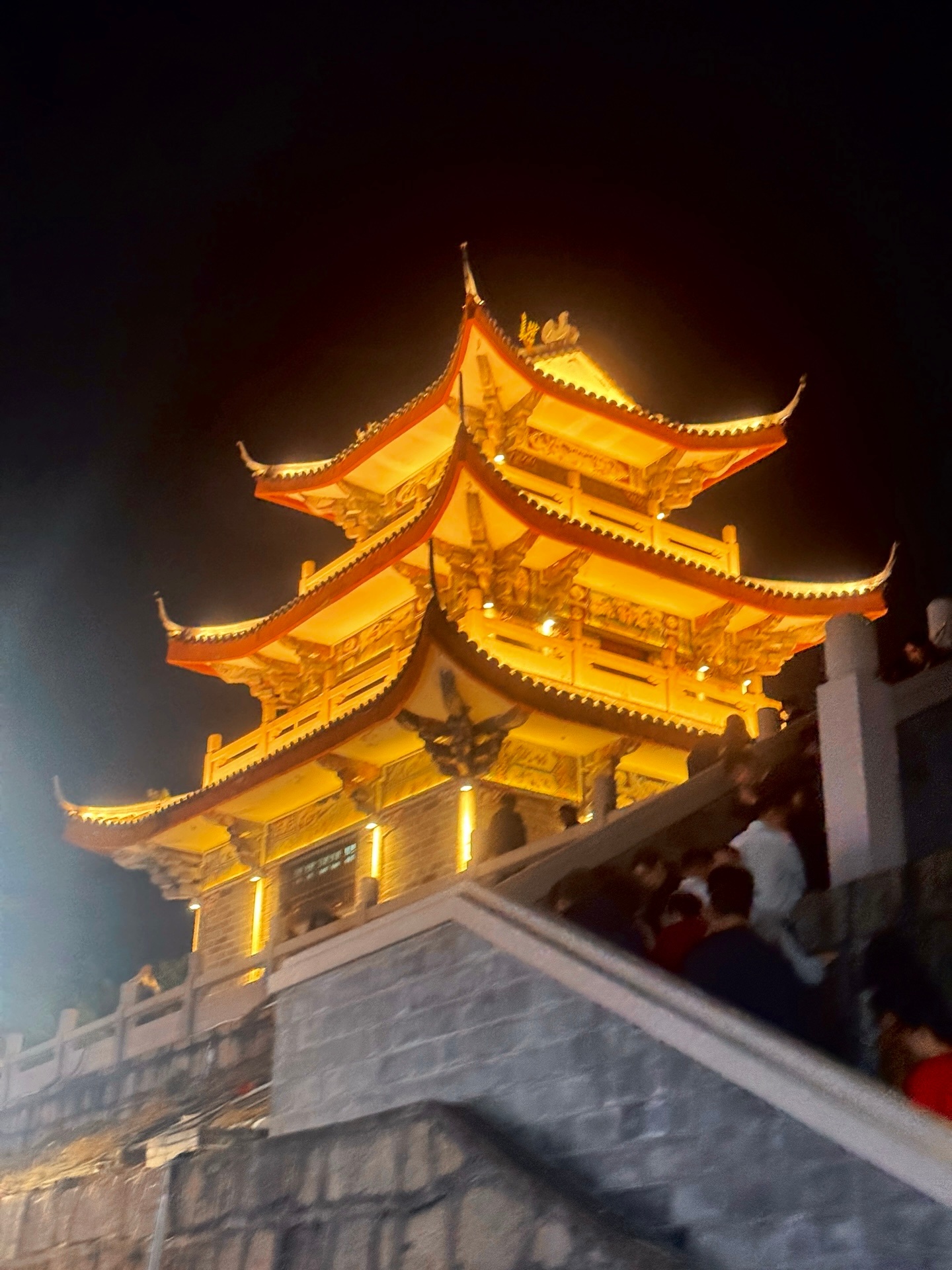 谁懂啊每次旅游完回来都要面对一堆p不完的照片[苦涩]  