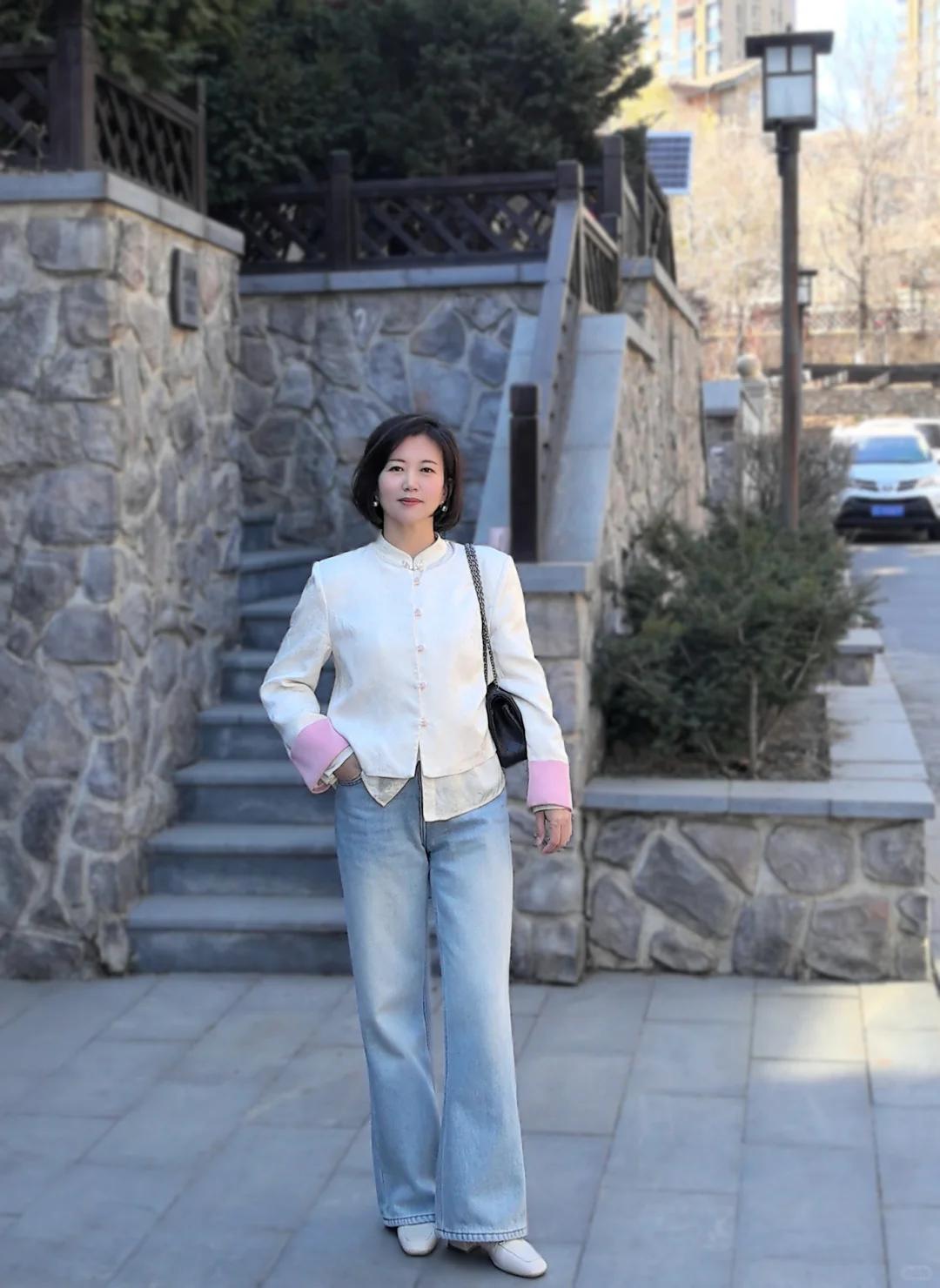 50+姐姐的新中式穿搭，传统与现代的温柔对话

50+的年纪，反而更爱东方韵味的