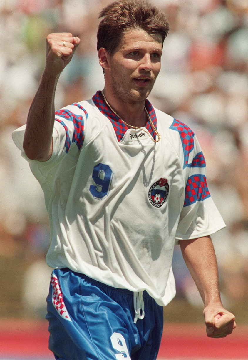 世界杯 9号，萨连科，1994年6月28日，世界杯小组赛，俄罗斯vs喀麦隆。足球
