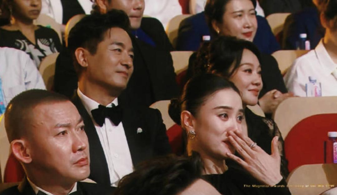 宋佳得奖，终楚曦哭上热搜？这啥情况


白玉兰这次没啥争议，
最佳女主宋佳，
女