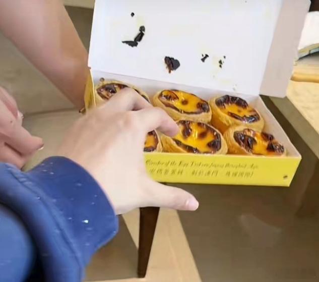 白鹿今天只吃一个蛋挞白鹿红毯前只吃一个蛋挞 白鹿今天只吃一个蛋挞，好自律的女明星