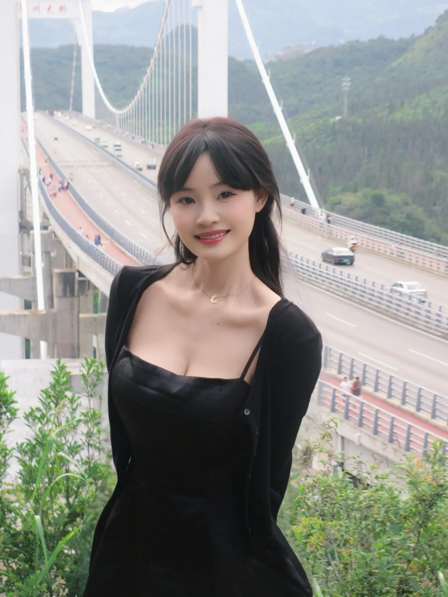 都说侄女像姑妈，你们看我小侄女跟我长得像吗，我跟我妈妈像吗