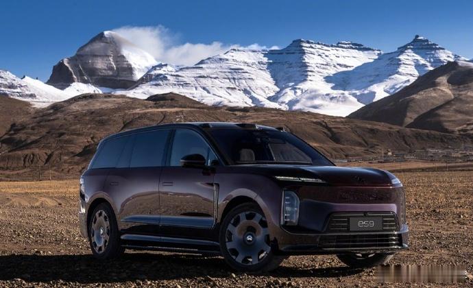 【蔚来回应 ES9 仍用隐藏式门把手：符合现行国标】蔚来汽车针对公众对 ES9 