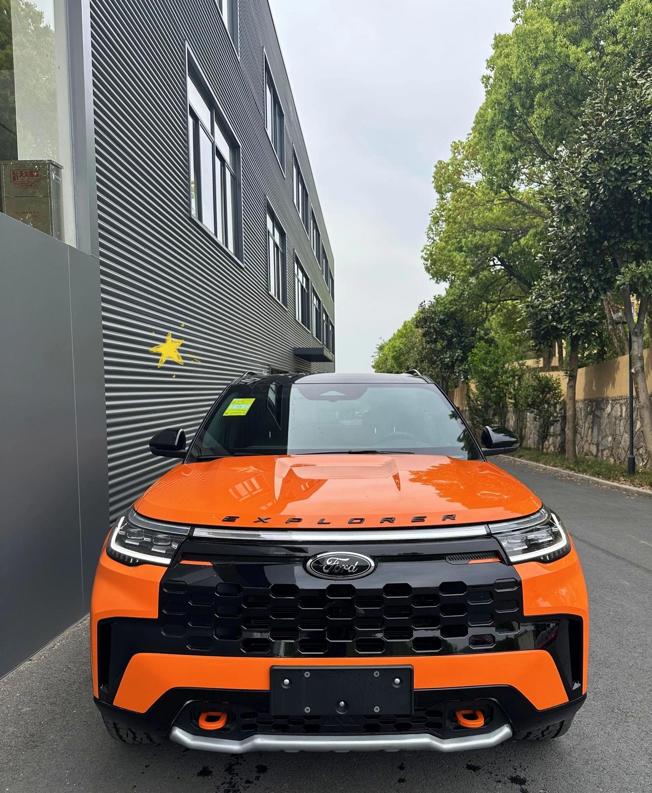 谁懂啊！这台美式硬派SUV才是家用越野两不误的神！非承载式车身+强劲动力，翻山越