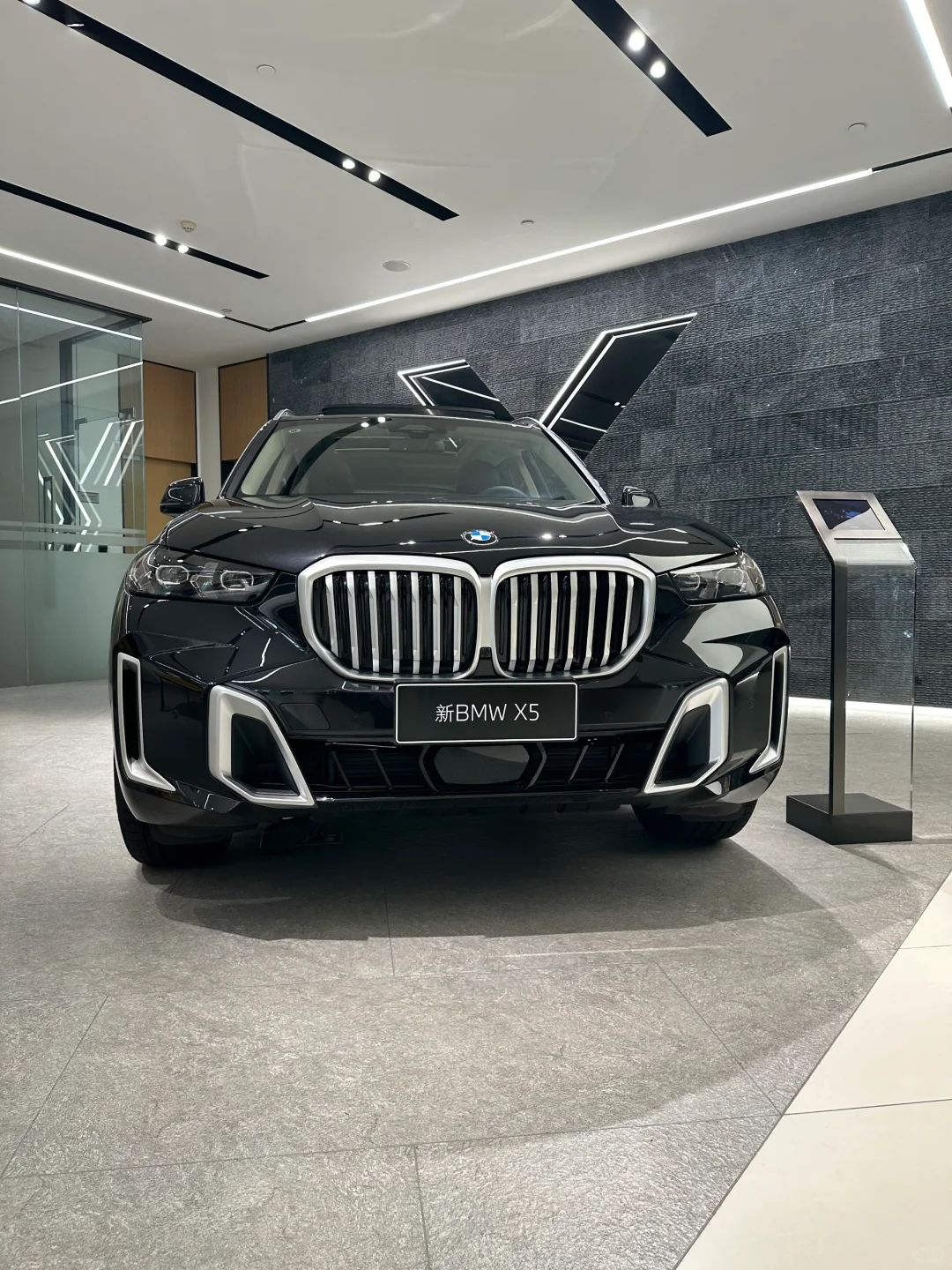 【宝马X5】——宝马X5为何敢称“公路之王”