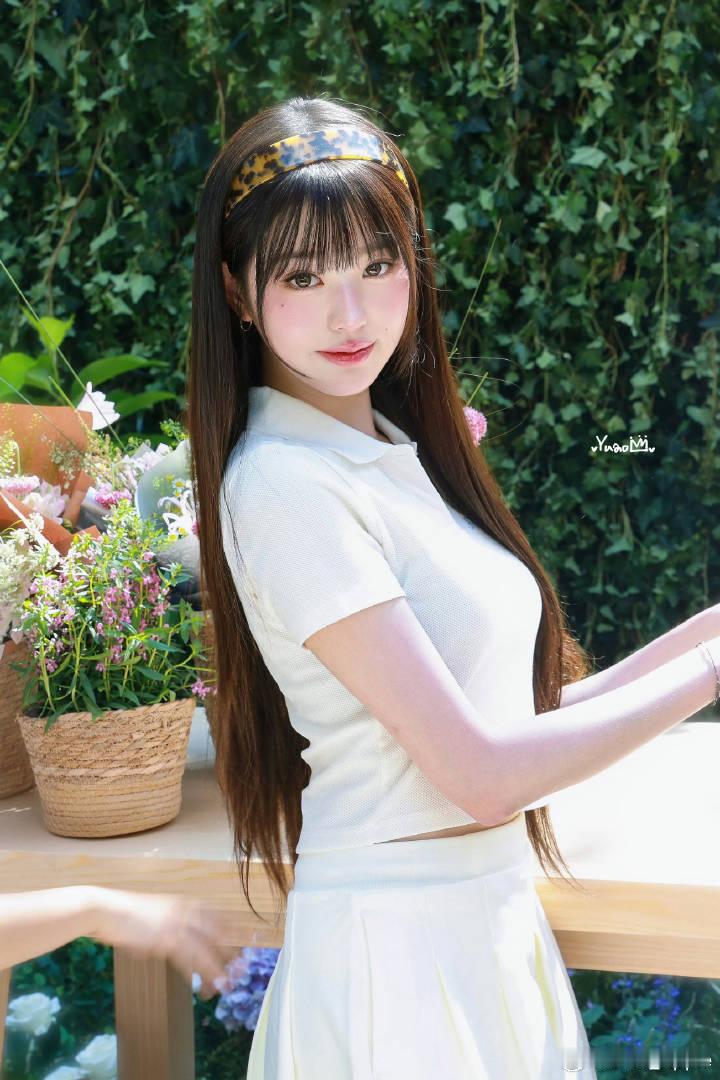 张元英说上海最好吃的是北京烤鸭小圆今天的造型好美好甜好可爱 尤其是她思考了一下说