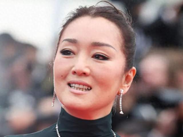 陈道明当众调侃巩俐：三个“丈夫”都在台下！姜文葛优反应太真实