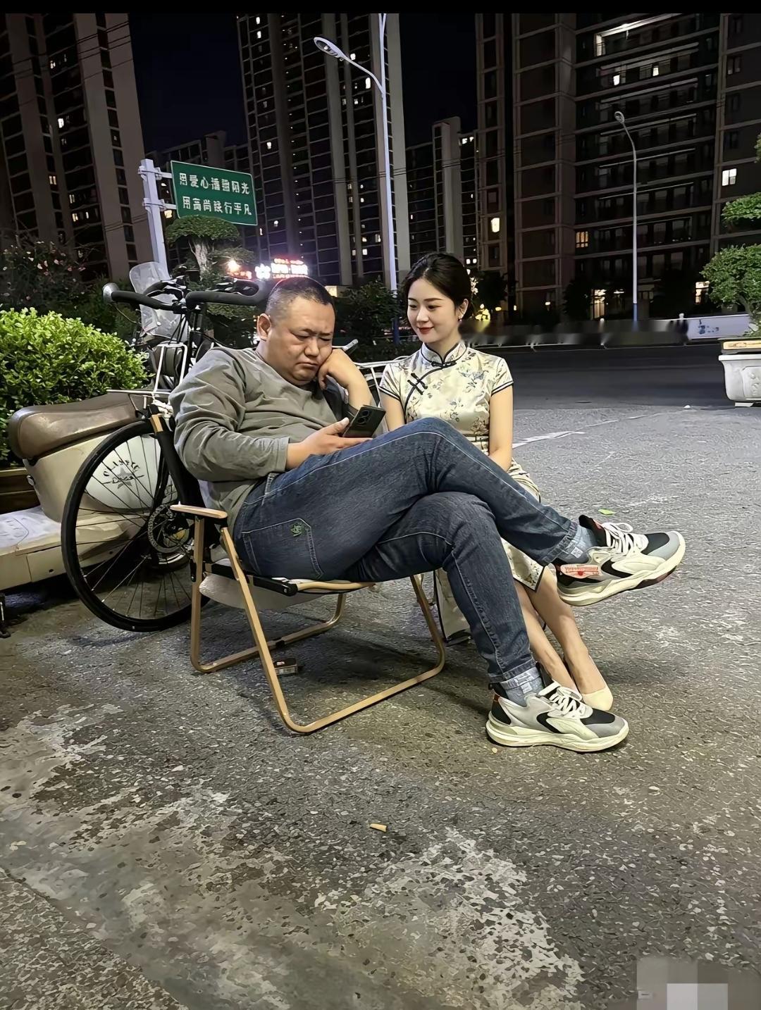 有些时候不是男人不好色，而是兜里没有钱！