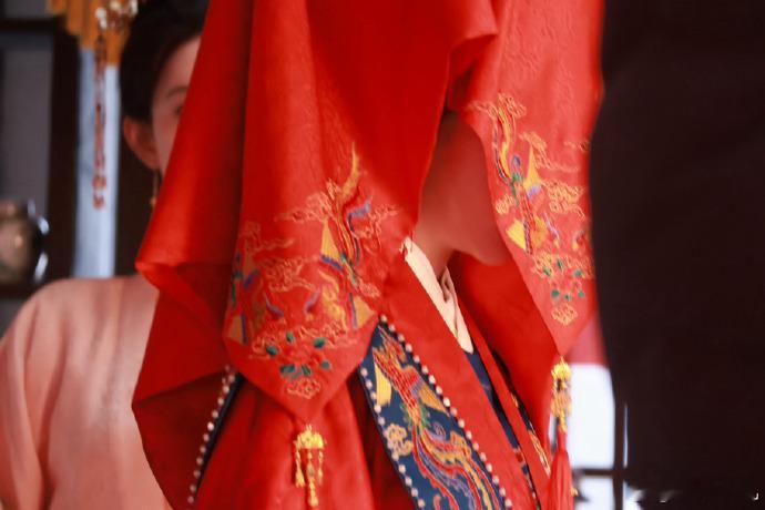 孔雪儿第三章成婚  孔雪儿大婚造型 看孔雪儿在大婚造型中展现出的端庄与典雅，她像