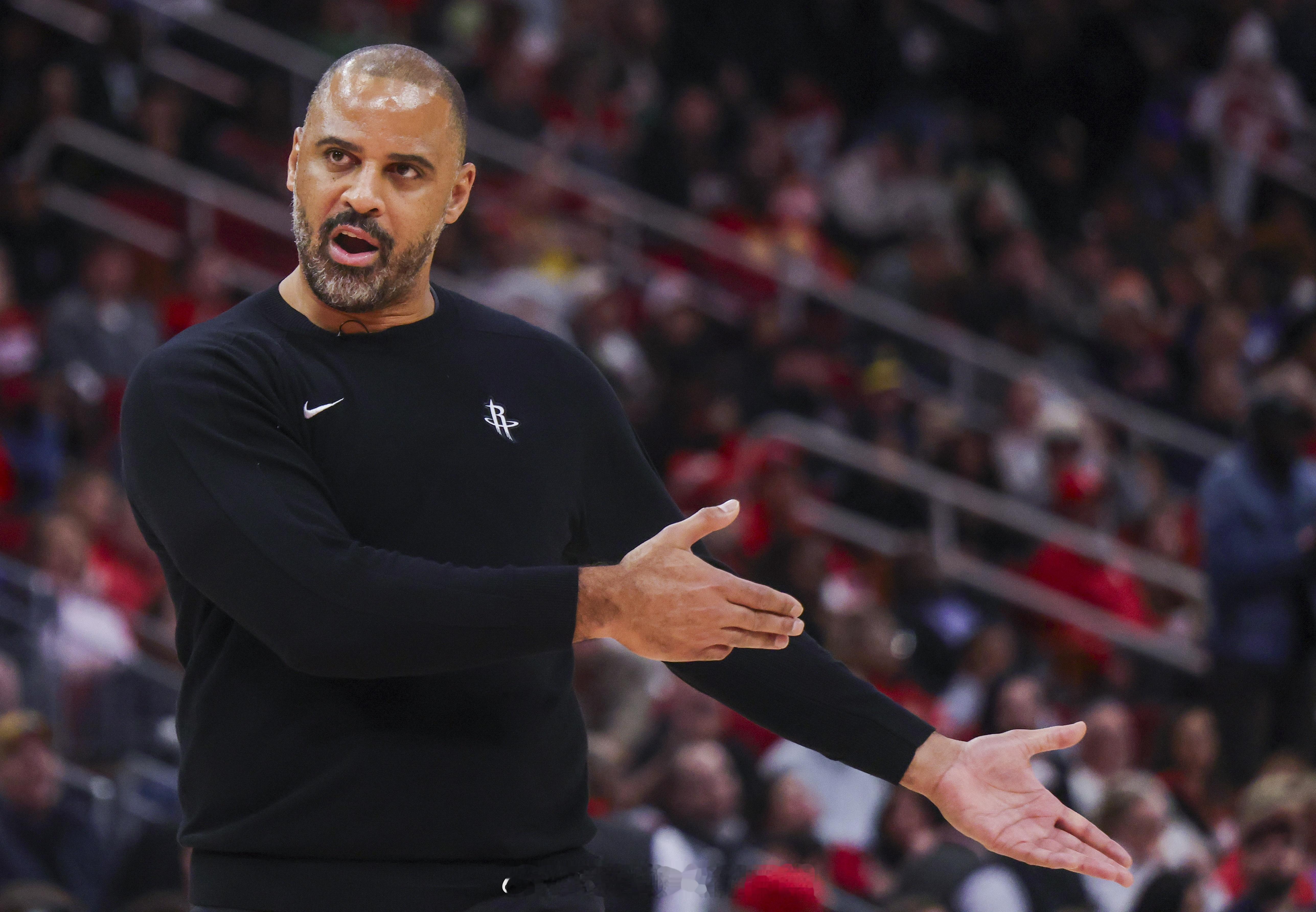 记者：“对于这样一场比赛，您是否认为这是衡量球队目前水平的一个标尺？还是说您不会