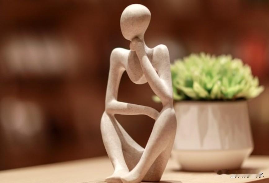 申公豹的这句话，点醒了我：
“你可以大度的原谅别人，
但千万不要，
愚蠢的再去相