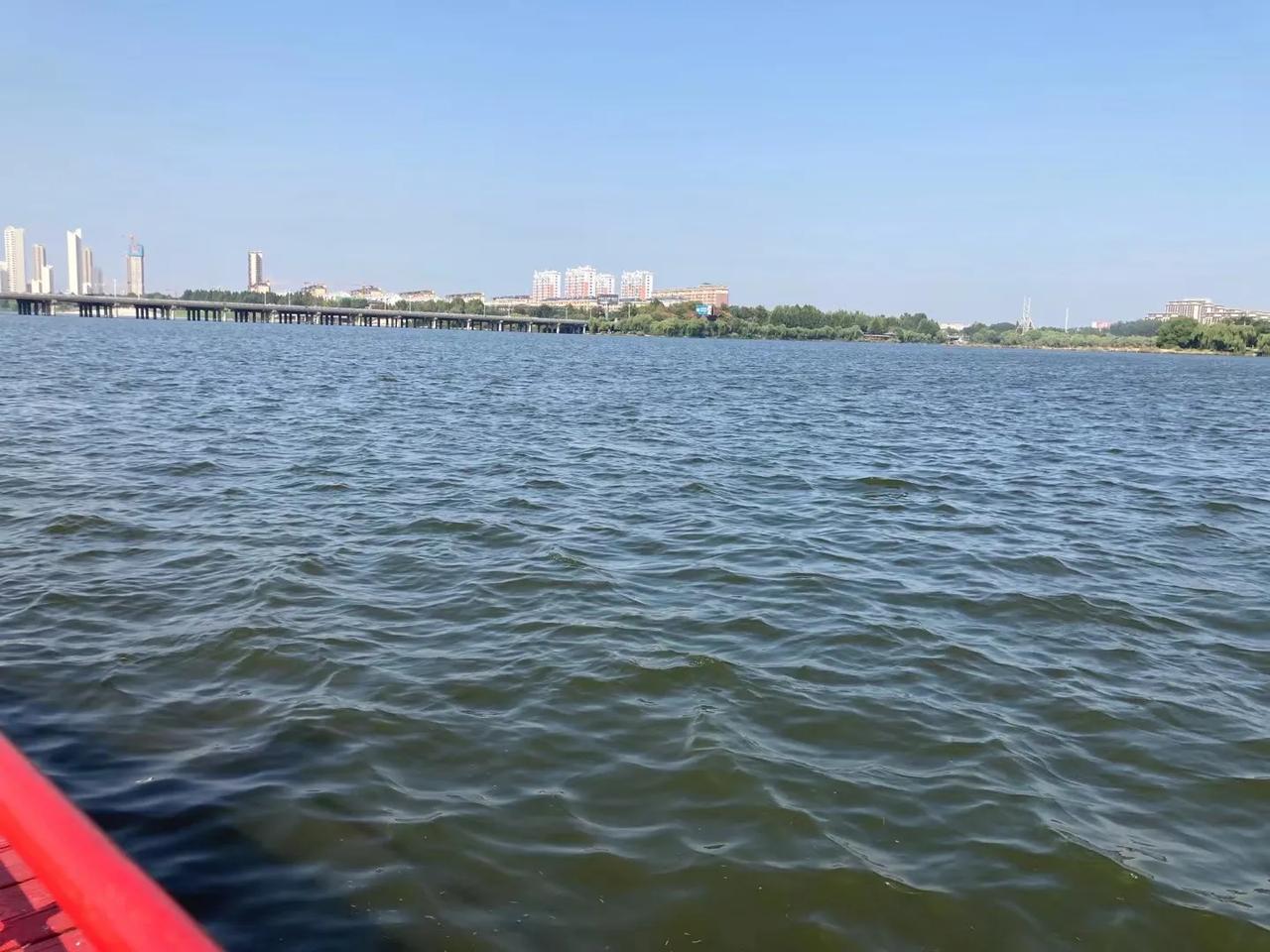 秋高气爽青云湖。