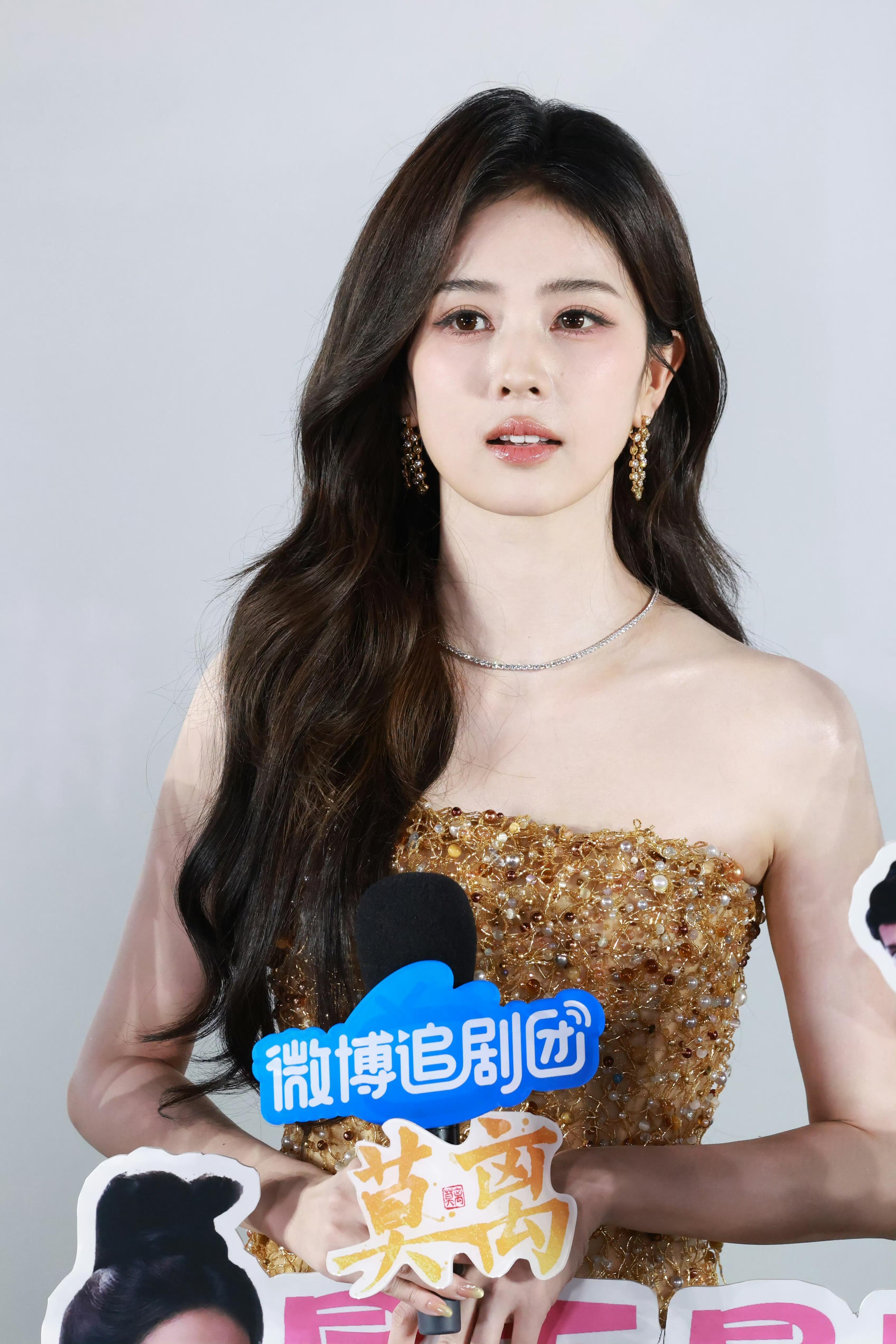 我滴神，相机直出的女神