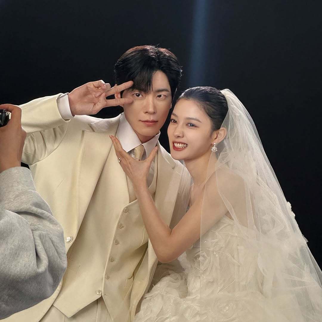 亲爱的x 文道赫的饰演者洪宗玄ins(@ hjonghyun)更新幕后照片(金裕