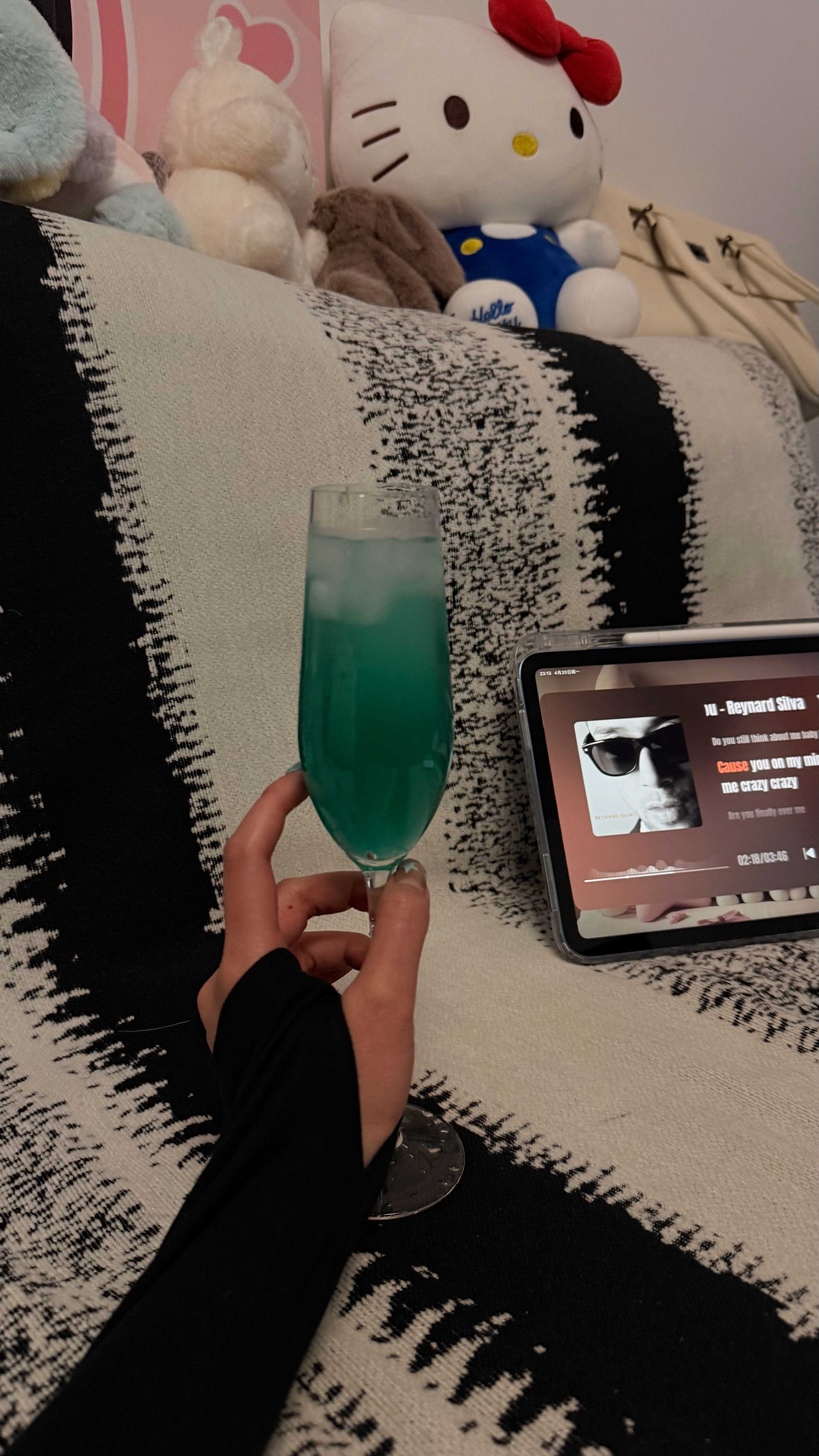 就这么调出三瓶香水的颜色！！ 