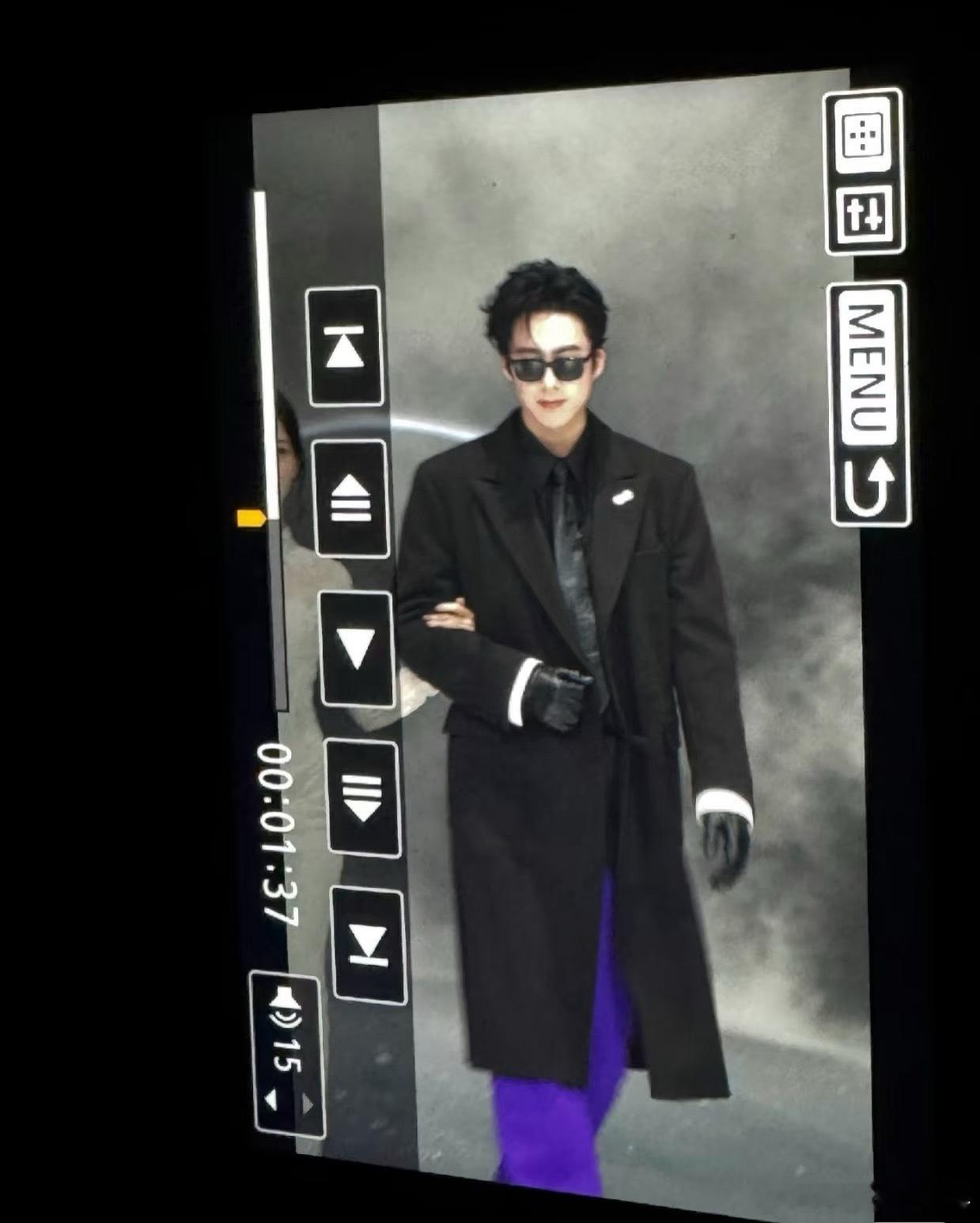 今天顶刘的任务就是把人帅晕吧狂飙高启强的角色剧本快快递上来刘宇宁李一桐 大哥大嫂