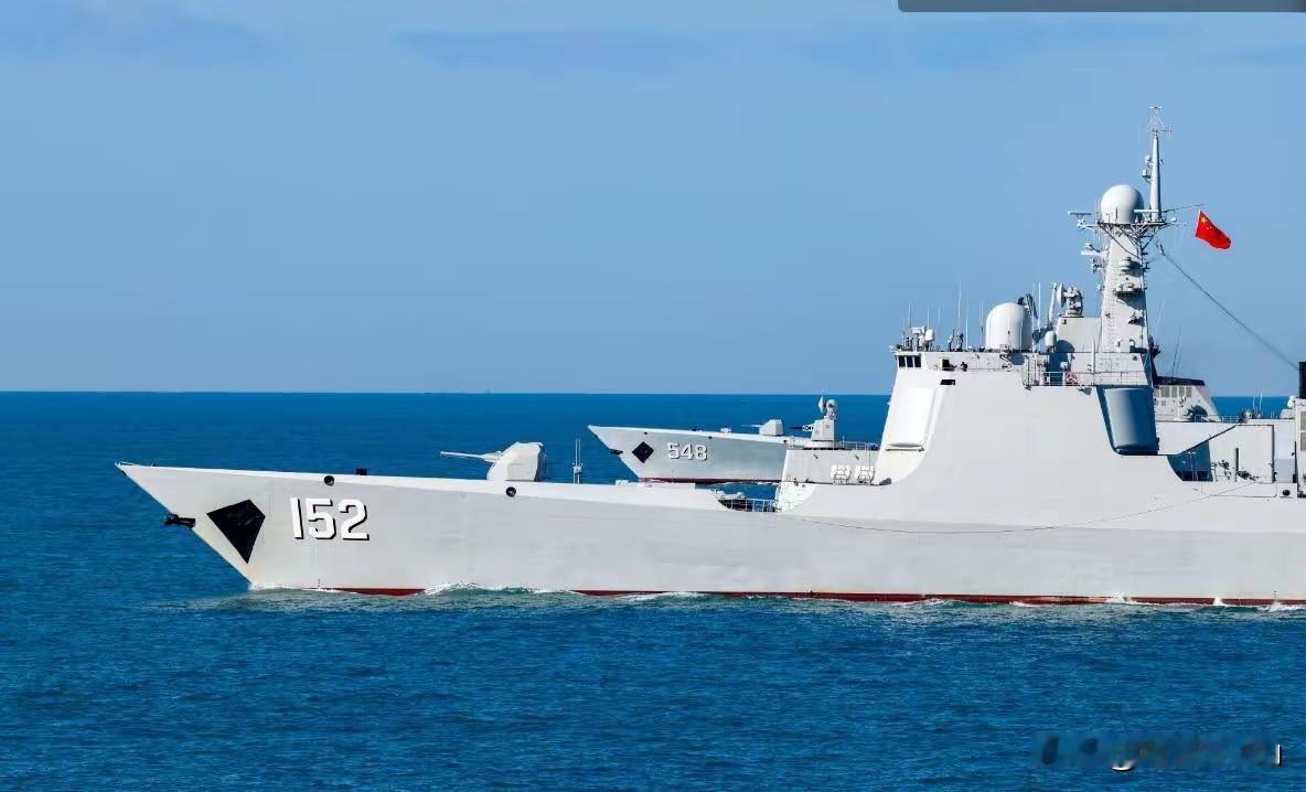 052D“乌鲁木齐舰”与台军“班超舰”在屏东以南海域交锋，台舰用火控雷达锁定我方