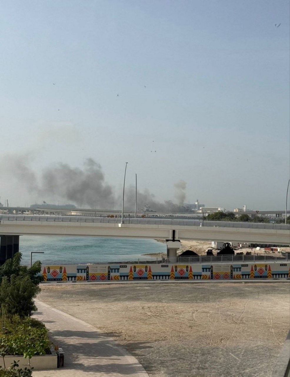 伊朗将注意力转向了阿布扎比的扎耶德港，港口遭到了袭击。 