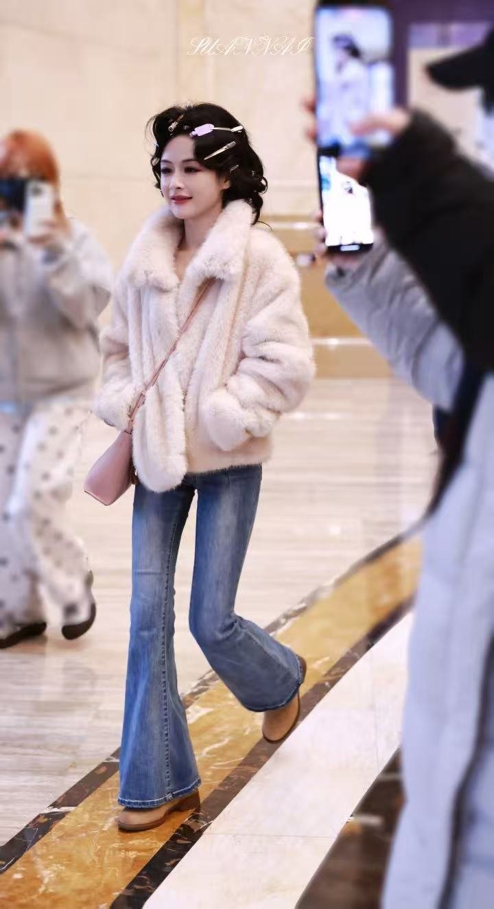 余茵来无限超越班打破竖屏限定无限超越班 余茵这次来无限超越班，就是要把这些标签一